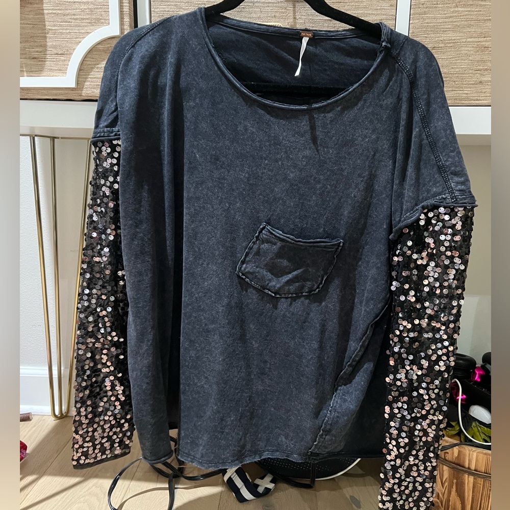 Free people tshirt